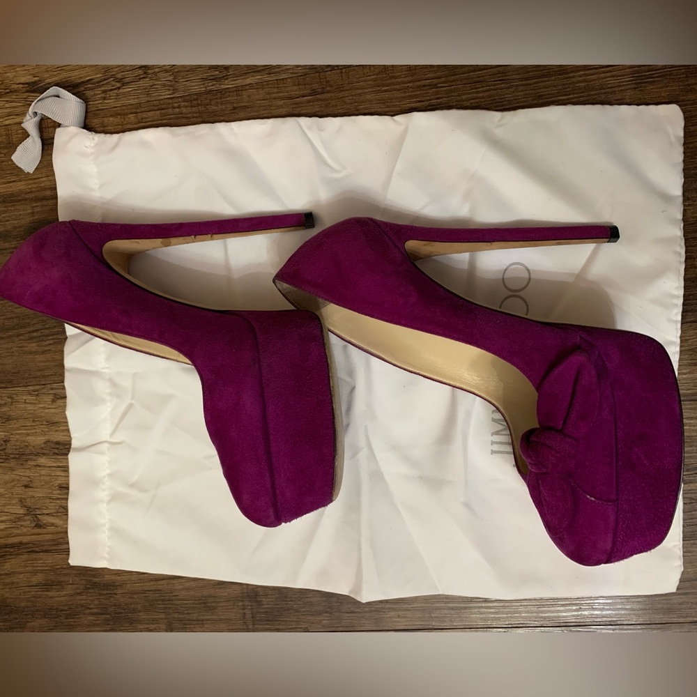 Jimmy Choo Kenedy 150 Purple Suede Knotted Bow
Size 7 US Platform Pumps.
